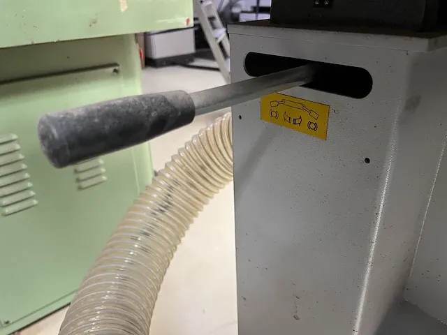Agazzani rapid 600 verticale bandzaag - afbeelding 9 van  18