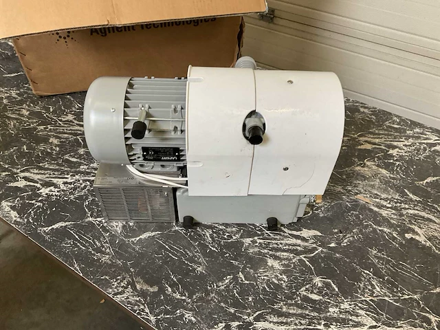 Agilent ms40+ c.u. vacuümpomp - afbeelding 1 van  8