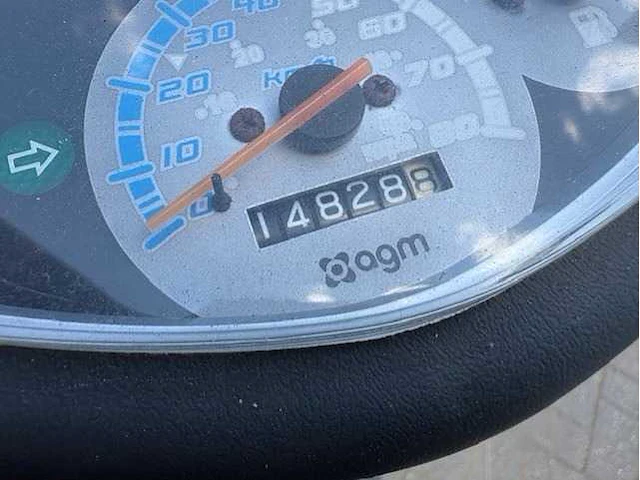 Agm - scooter - afbeelding 6 van  6