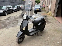 Agm - scooter - afbeelding 1 van  6