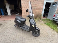 Agm - scooter - afbeelding 2 van  6