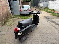 Agm - scooter - afbeelding 3 van  6