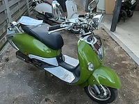Agm retro extra scooter - afbeelding 3 van  7