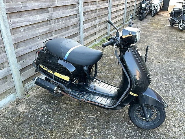 Agm scooter - afbeelding 3 van  7