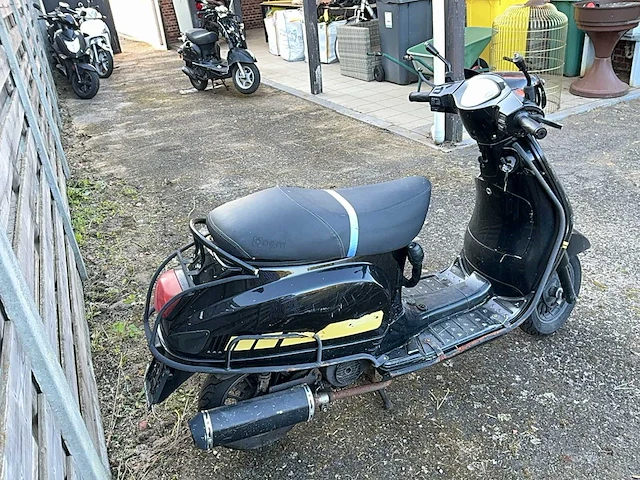 Agm scooter - afbeelding 4 van  7