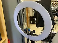Agoda ring studiolicht - afbeelding 1 van  9