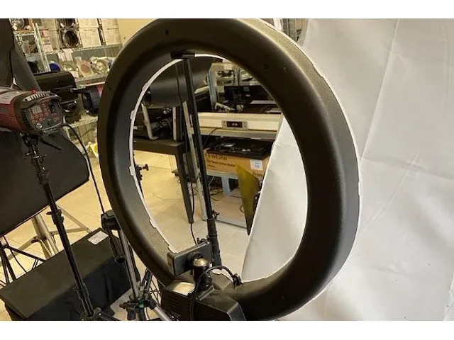 Agoda ring studiolicht - afbeelding 5 van  9