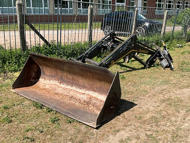 Agram 76 frontlader voor tractor inclusief graafbak - afbeelding 2 van  15