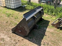 Agram 76 frontlader voor tractor inclusief graafbak - afbeelding 4 van  15