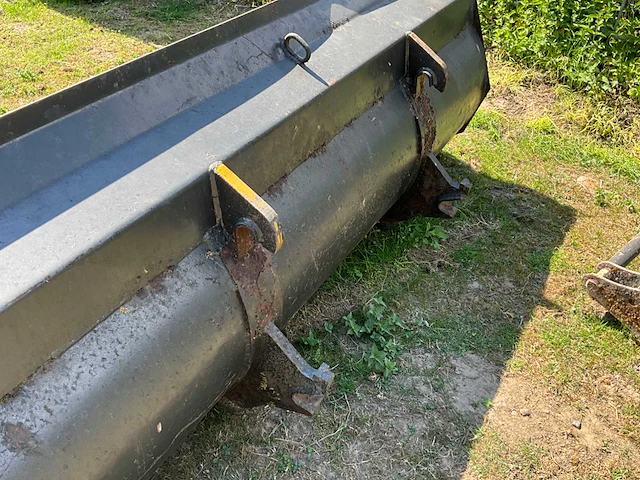 Agram 76 frontlader voor tractor inclusief graafbak - afbeelding 5 van  15