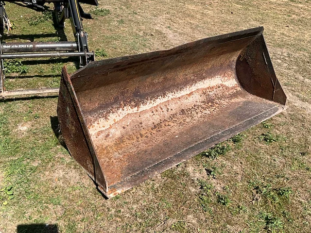Agram 76 frontlader voor tractor inclusief graafbak - afbeelding 6 van  15