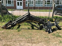 Agram 76 frontlader voor tractor inclusief graafbak - afbeelding 8 van  15