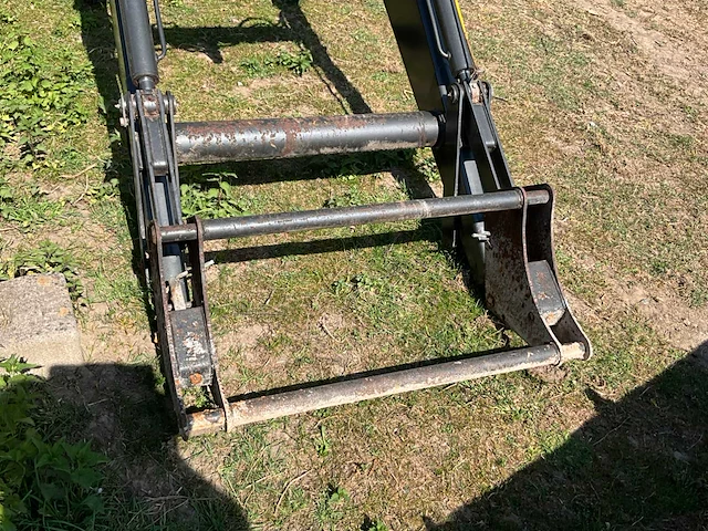 Agram 76 frontlader voor tractor inclusief graafbak - afbeelding 13 van  15