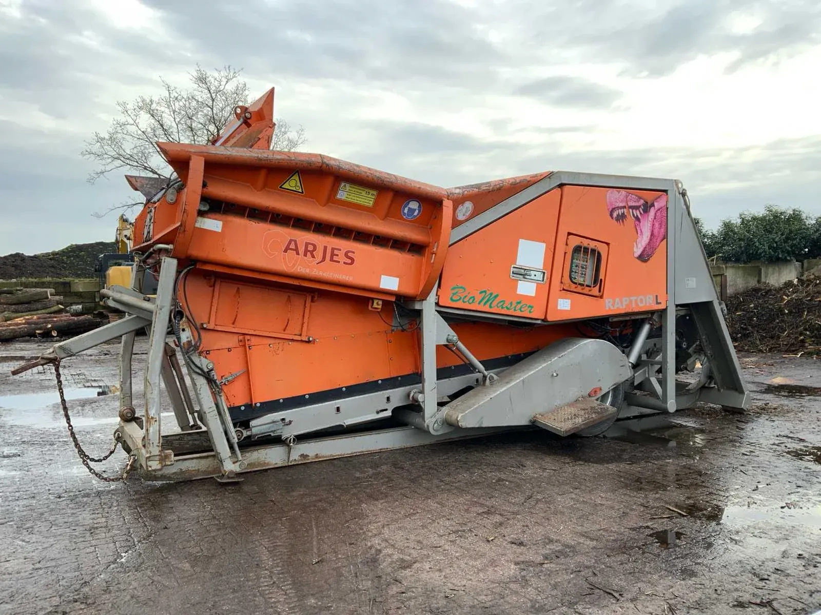 Agrarische en grondverzetmachines, heftrucks en onderdelen te harskamp