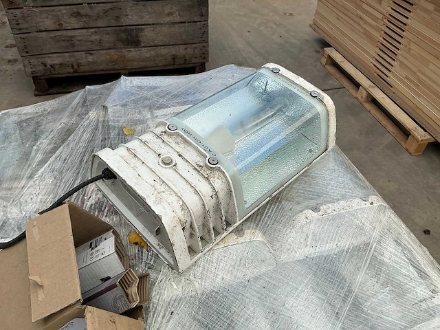 Agrilight al200/400 stalverlichting (19x) - afbeelding 1 van  6