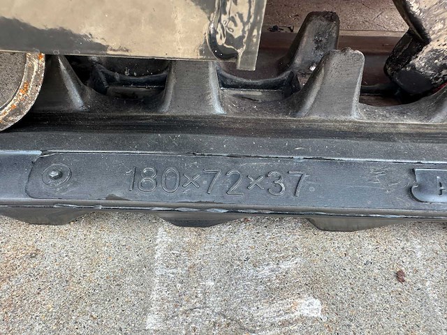 Agt - 2025 - lrt23 - rupslader met stronkenfrees - afbeelding 6 van  30