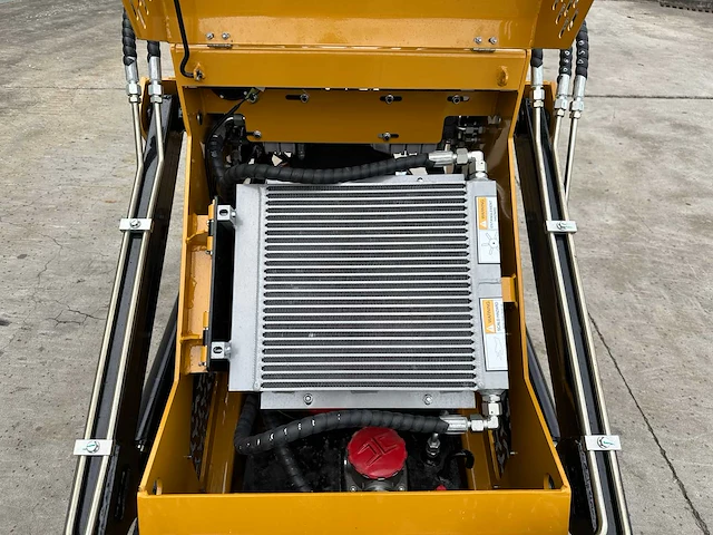 Agt - 2025 - mx-crt23 - rupsschranklader - afbeelding 16 van  31
