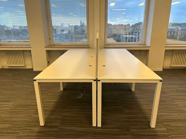 Ahrend - 4-persoons - bureau - afbeelding 2 van  6