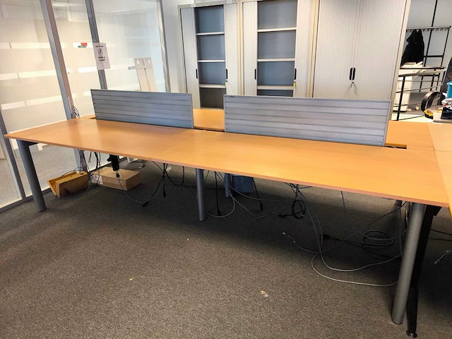 Ahrend - 4-persoons - bureau - afbeelding 1 van  5