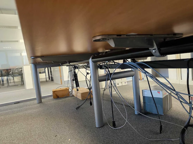 Ahrend - 4-persoons - bureau - afbeelding 4 van  5