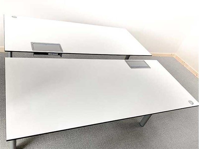 Ahrend - duo electrisch verstelbaar workbench - bureaus (4x) - afbeelding 3 van  26