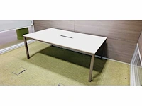 Ahrend - vergadertafel / workbench Ahrend - vergadertafel / workbench