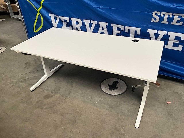 Ahrend zit-sta bureau (2x) - afbeelding 1 van  5
