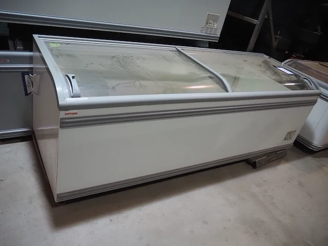 Aht - afbeelding 2 van  9