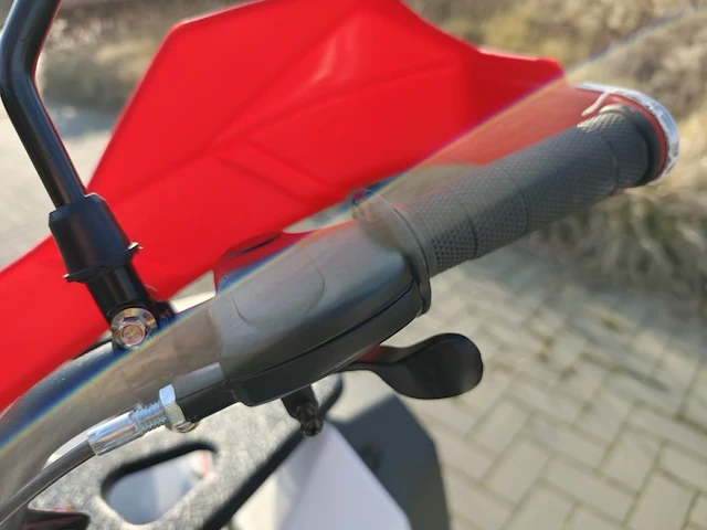 Aiii commander 200cc quad - afbeelding 13 van  24