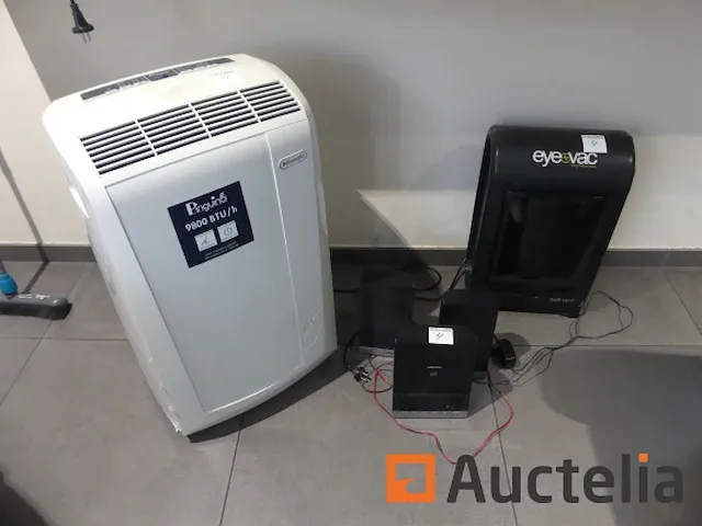Air conditionning, stofzuiger van haar, kleine zwangere médion - afbeelding 6 van  10