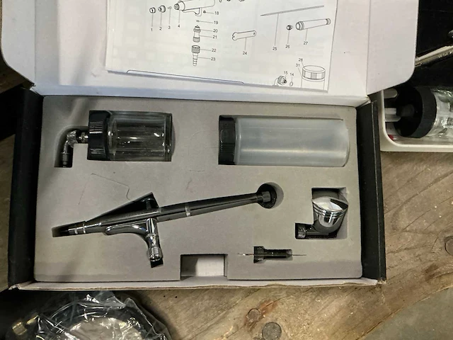 Airbrush machine - afbeelding 12 van  15