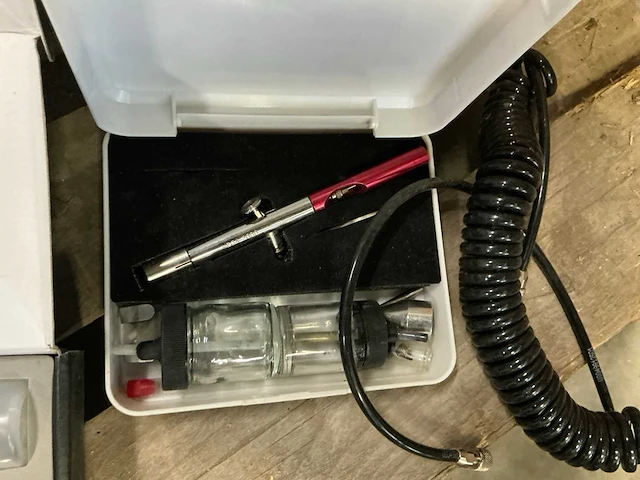 Airbrush machine - afbeelding 13 van  15