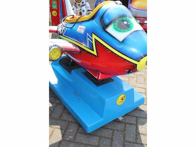 Airplane - kiddy ride - afbeelding 4 van  4