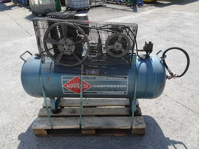 Airpress - - air compressors - afbeelding 4 van  5