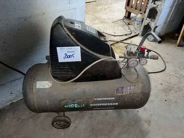 Airpress compressor - afbeelding 1 van  3