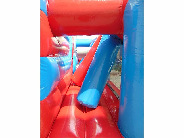 Airquee - hindernisbaan met schuif af - obstacle course & bouncy castle - afbeelding 4 van  7