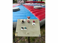Airquee - last one standing - obstacle course & bouncy castle - afbeelding 3 van  4