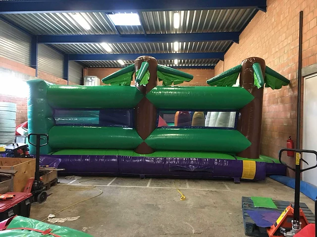 Airquee - mutiplay - multiplay springkasteel 6 x 6 meter - afbeelding 1 van  4