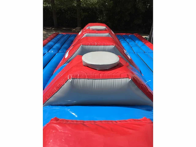 Airquee - obstacle course & bouncy castle - afbeelding 2 van  4