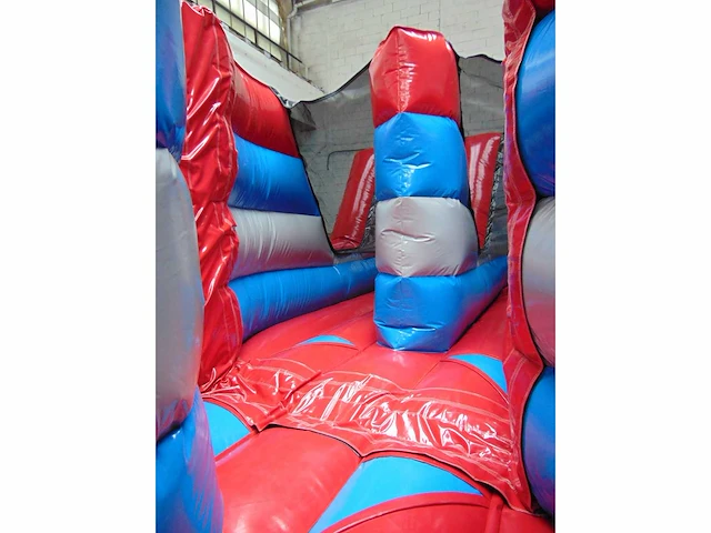 Airquee - the curve - - obstacle course & bouncy castle - afbeelding 1 van  9