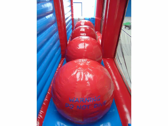 Airquee - wipe out balls - wipe out track (dubbel lane) - afbeelding 1 van  11