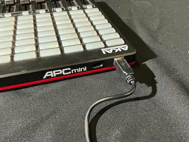 Akai apc mini compacte usb midi-controller - afbeelding 4 van  5
