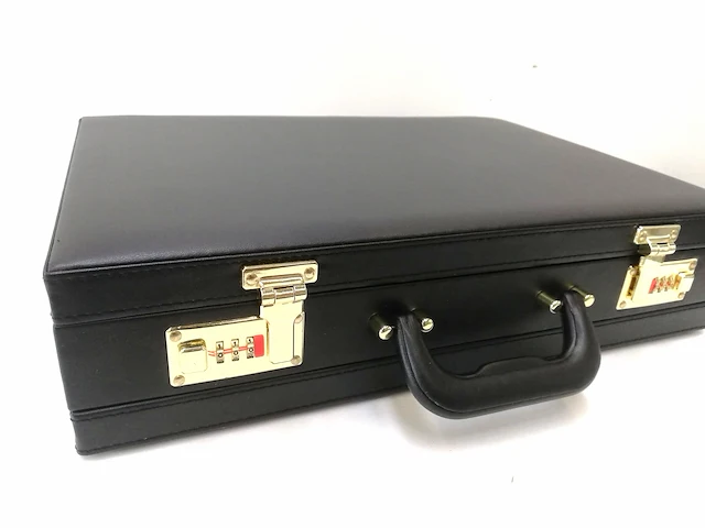 Aktetas - koffer - leder - cijferslot - 32 x 44 x 10 cm. - ongebruikt - zwart - afbeelding 3 van  3