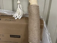 Alaska krabpalen met speelgoed - afbeelding 3 van  4