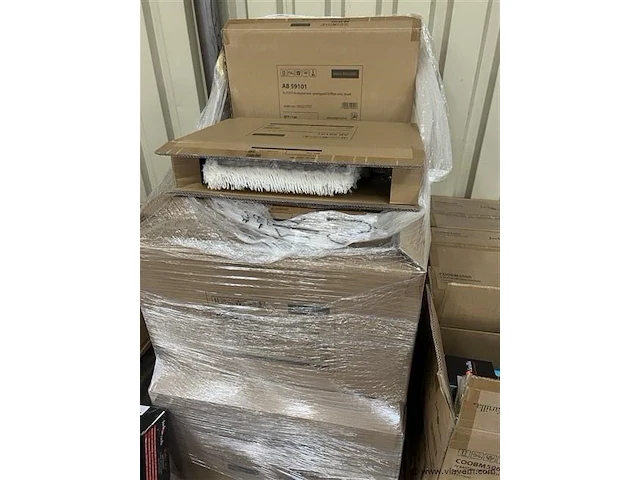 Alaska krabpalen met speelgoed - afbeelding 4 van  4