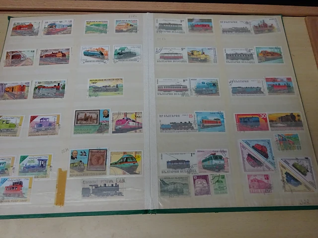 Album postzegels treinen +-400 stuks - afbeelding 2 van  3