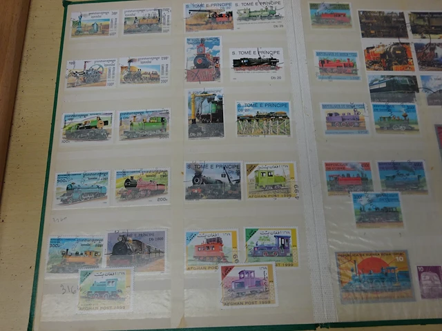 Album postzegels treinen +-400 stuks - afbeelding 3 van  3