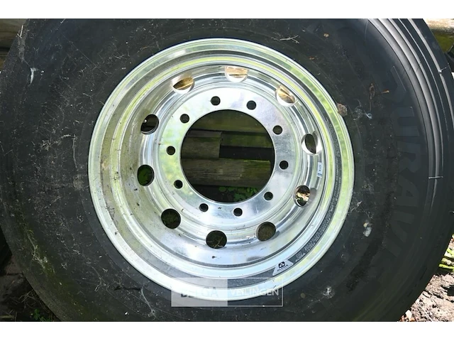 Alcoa velg + bridgestone vrachtwagenband - afbeelding 2 van  7