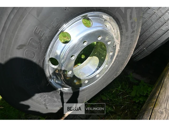 Alcoa velg + bridgestone vrachtwagenband - afbeelding 3 van  7