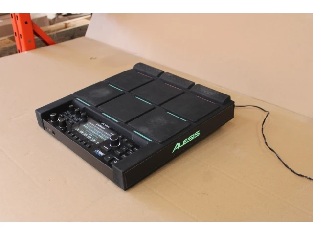 Alesis strike multipad -percussiepad - afbeelding 3 van  4